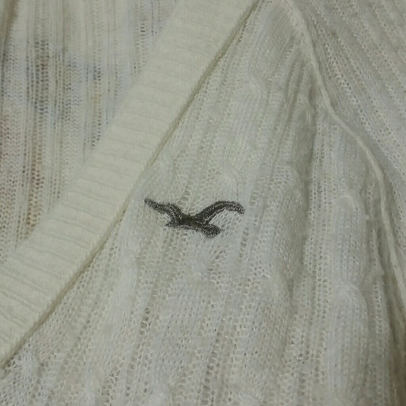 GENTLY USED, HOLLISTER SUMMER SWEATER! 😘 - Picture 3 of 5